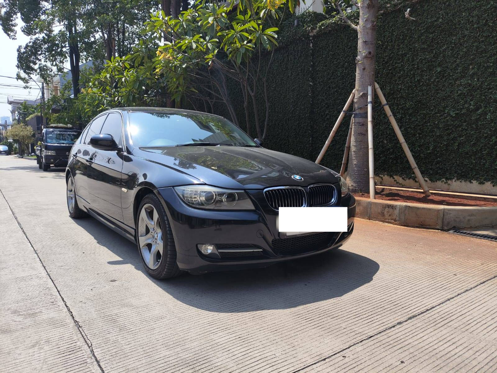 2012 BMW 3 Series Sedan  320i E90 AT EXCECUTIVE STEPTR