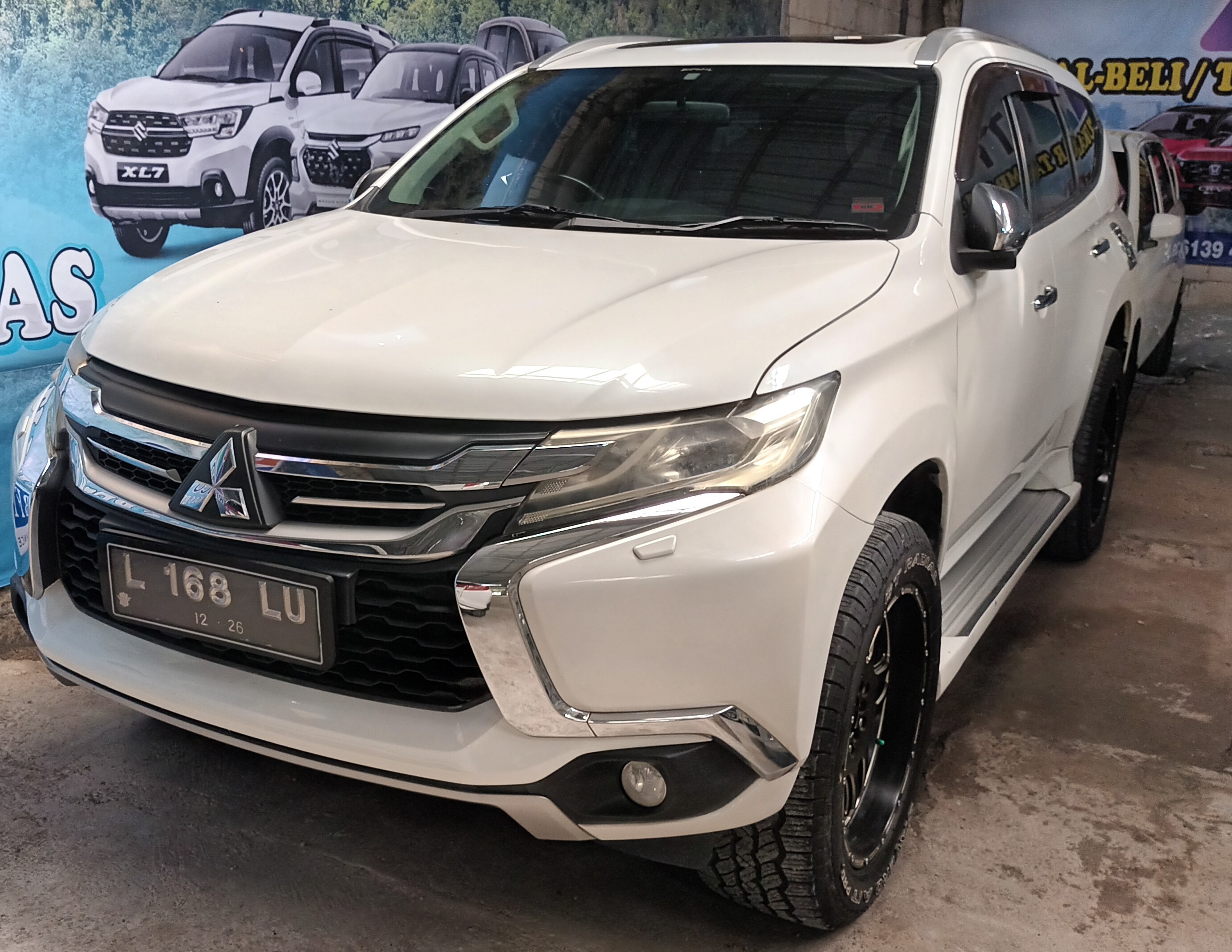 2016 Mitsubishi Pajero Sport  Dakar 4x2 AT 2016 Mitsubishi Pajero Sport  Dakar 4x2 AT