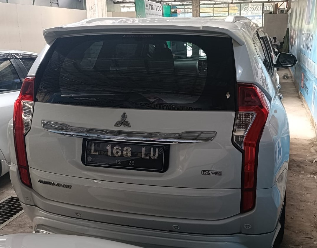 2016 Mitsubishi Pajero Sport  Dakar 4x2 AT 2016 Mitsubishi Pajero Sport  Dakar 4x2 AT