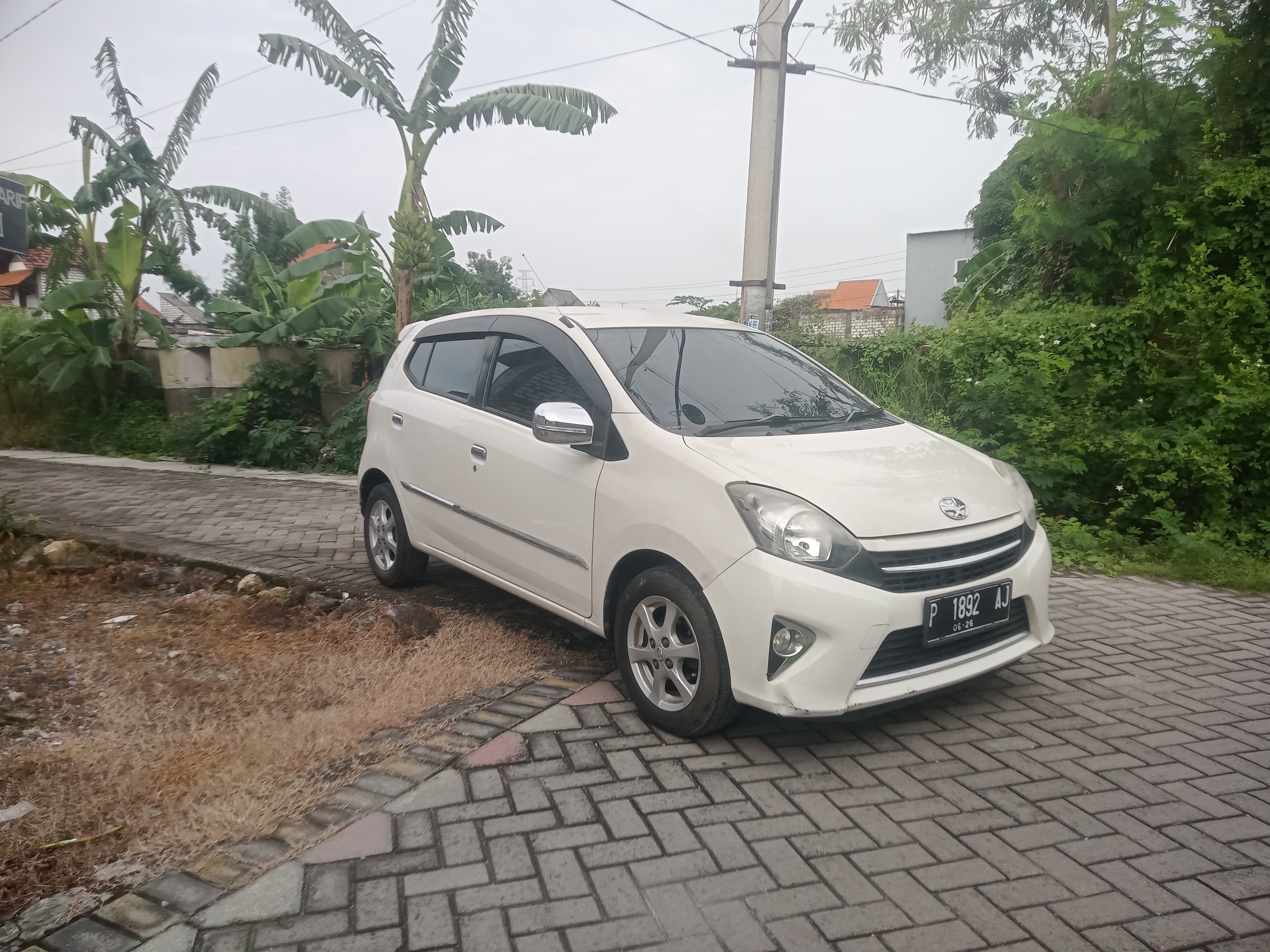 2016 Toyota Agya  1.0 G AT 2016 Toyota Agya  1.0 G AT