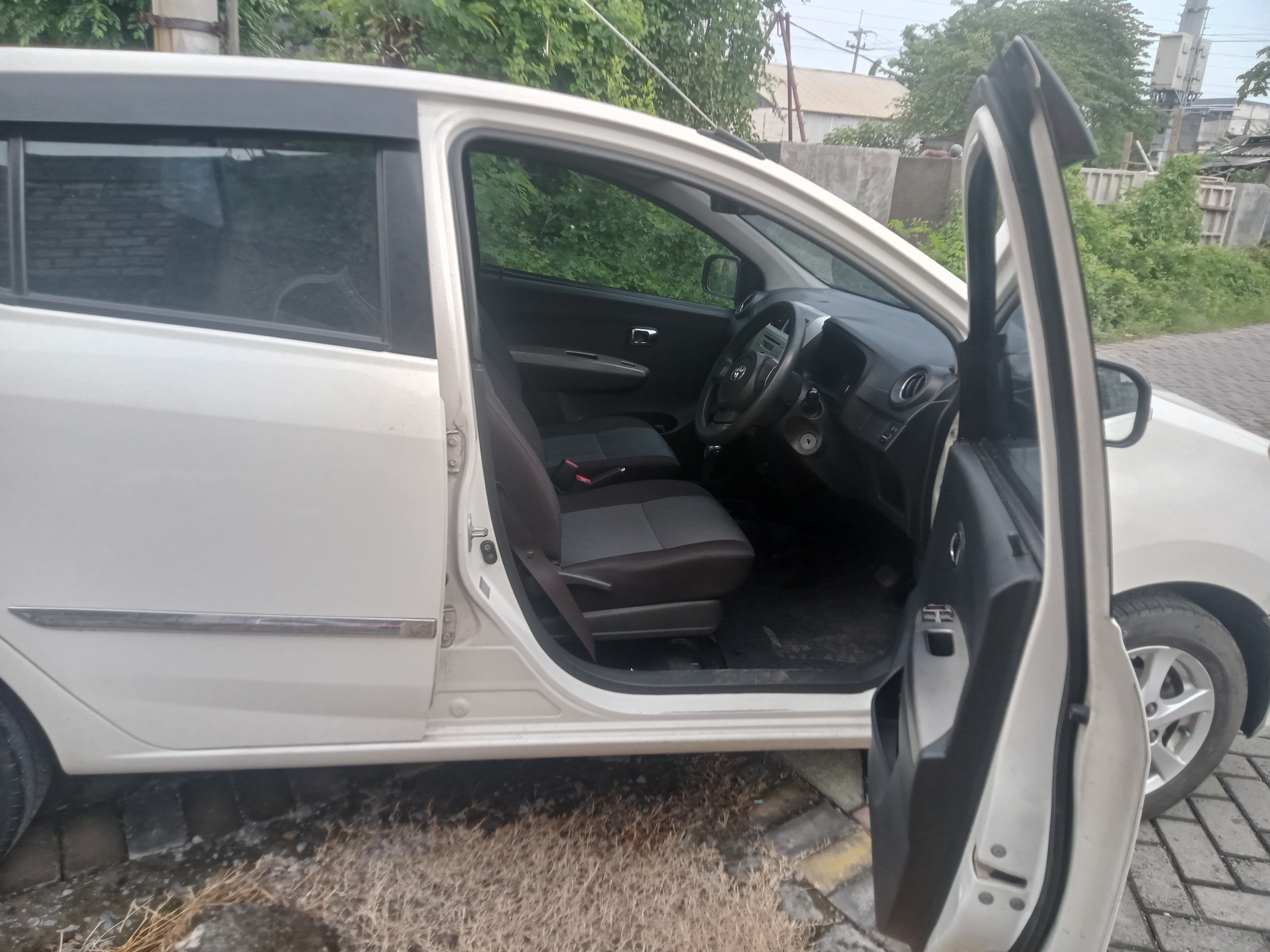 2016 Toyota Agya  1.0 G AT 2016 Toyota Agya  1.0 G AT