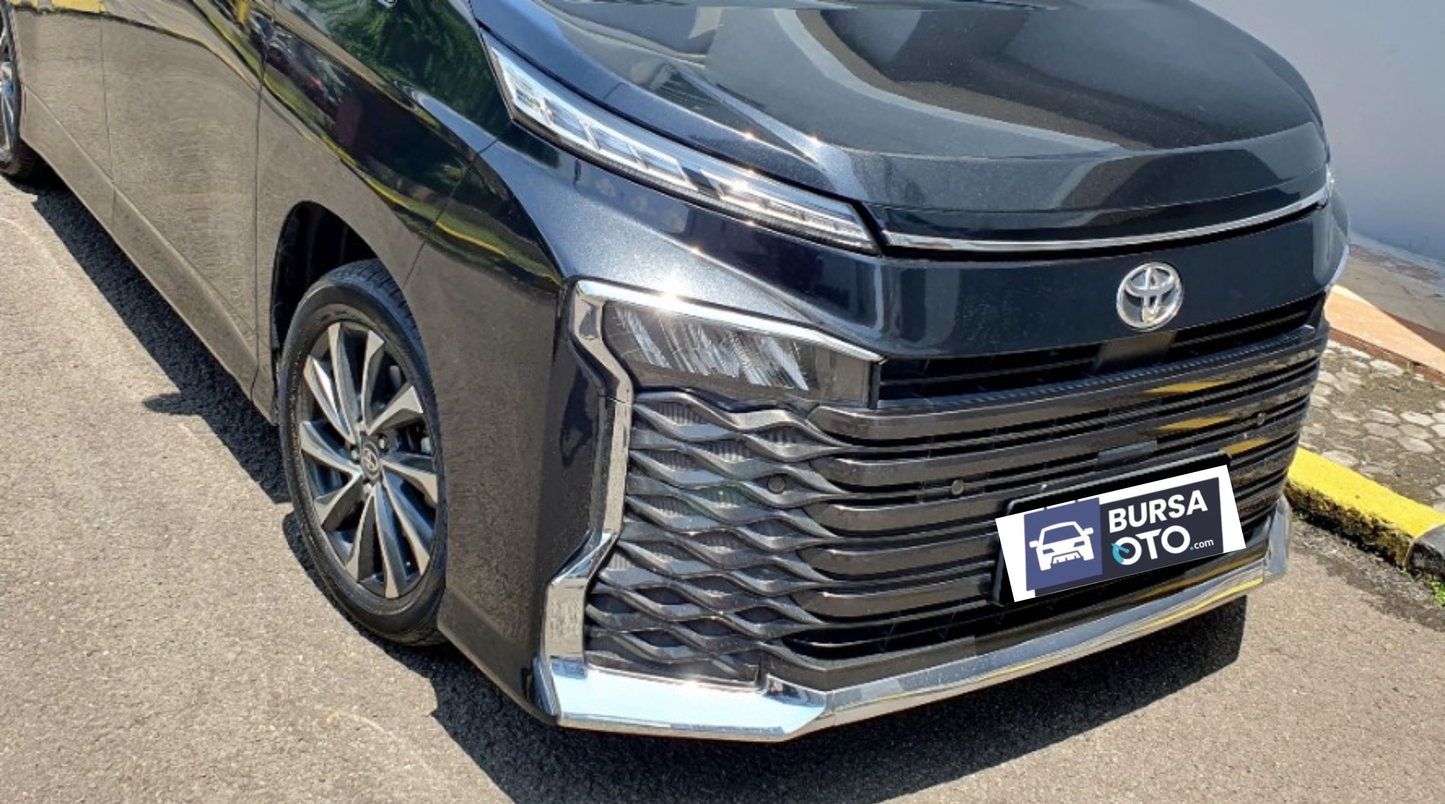 2023 Toyota Voxy 2.0 CVT 2023 Toyota Voxy 2.0 CVT