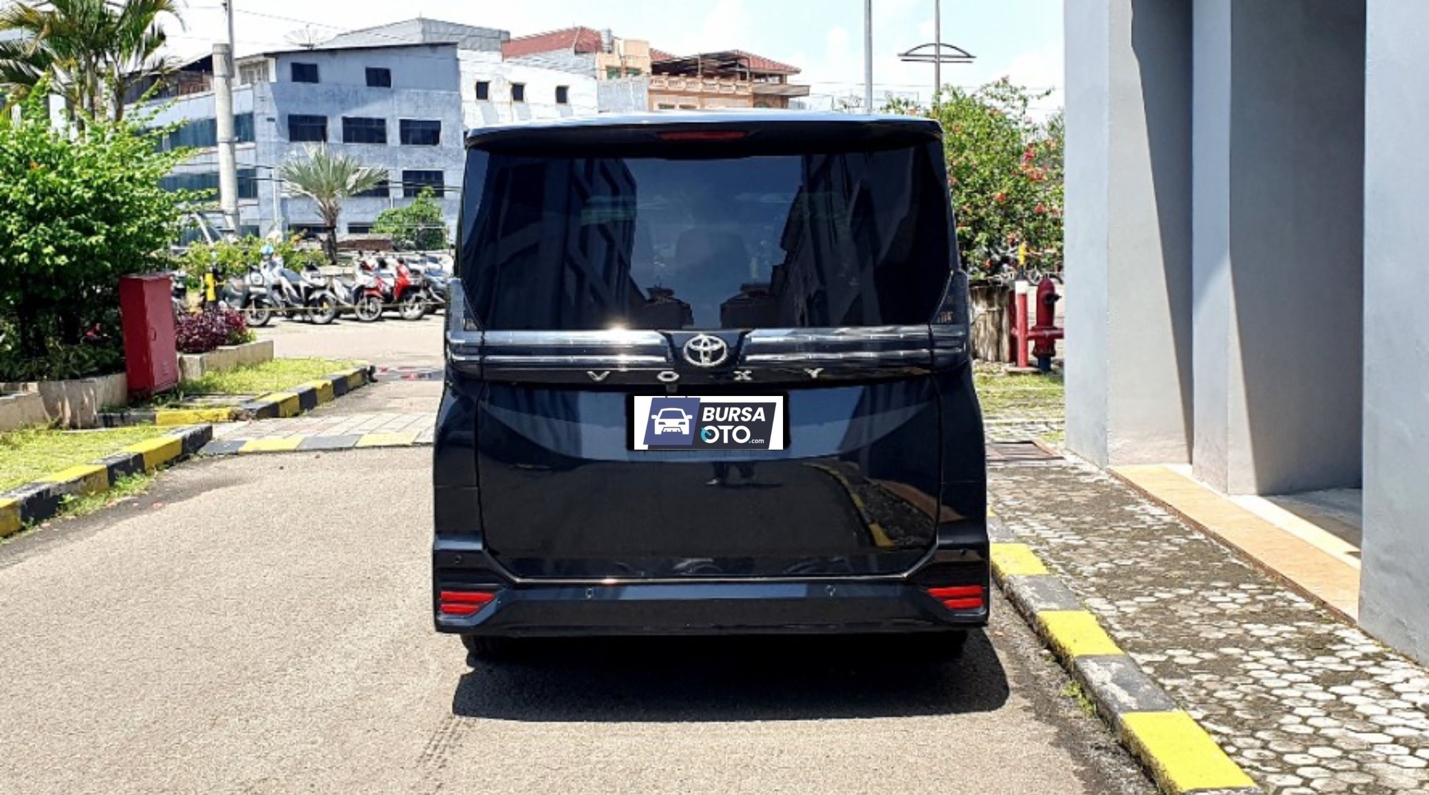 2023 Toyota Voxy 2.0 CVT 2023 Toyota Voxy 2.0 CVT