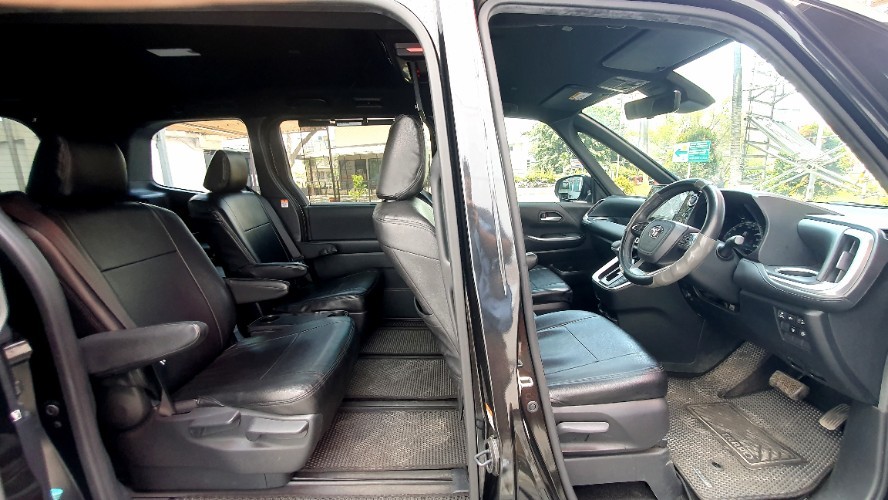 2023 Toyota Voxy 2.0 CVT 2023 Toyota Voxy 2.0 CVT