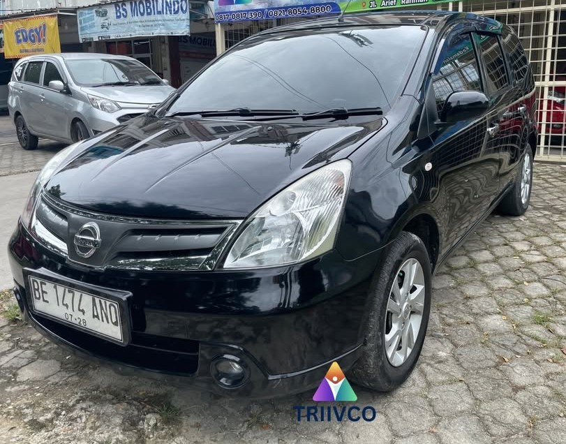 2011 Nissan Grand Livina  SV AT 2011 Nissan Grand Livina  SV AT