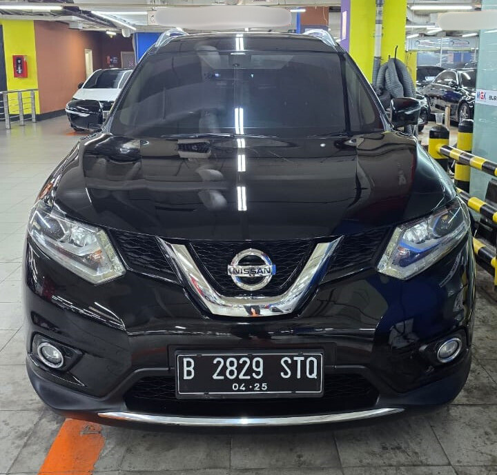 2015 Nissan X-Trail  2.5 XT AT Bekas 2015 Nissan X-Trail  2.5 XT AT Bekas