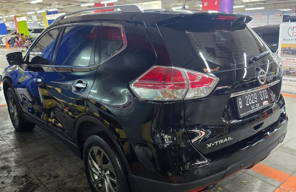 2015 Nissan X-Trail  2.5 XT AT 2015 Nissan X-Trail  2.5 XT AT