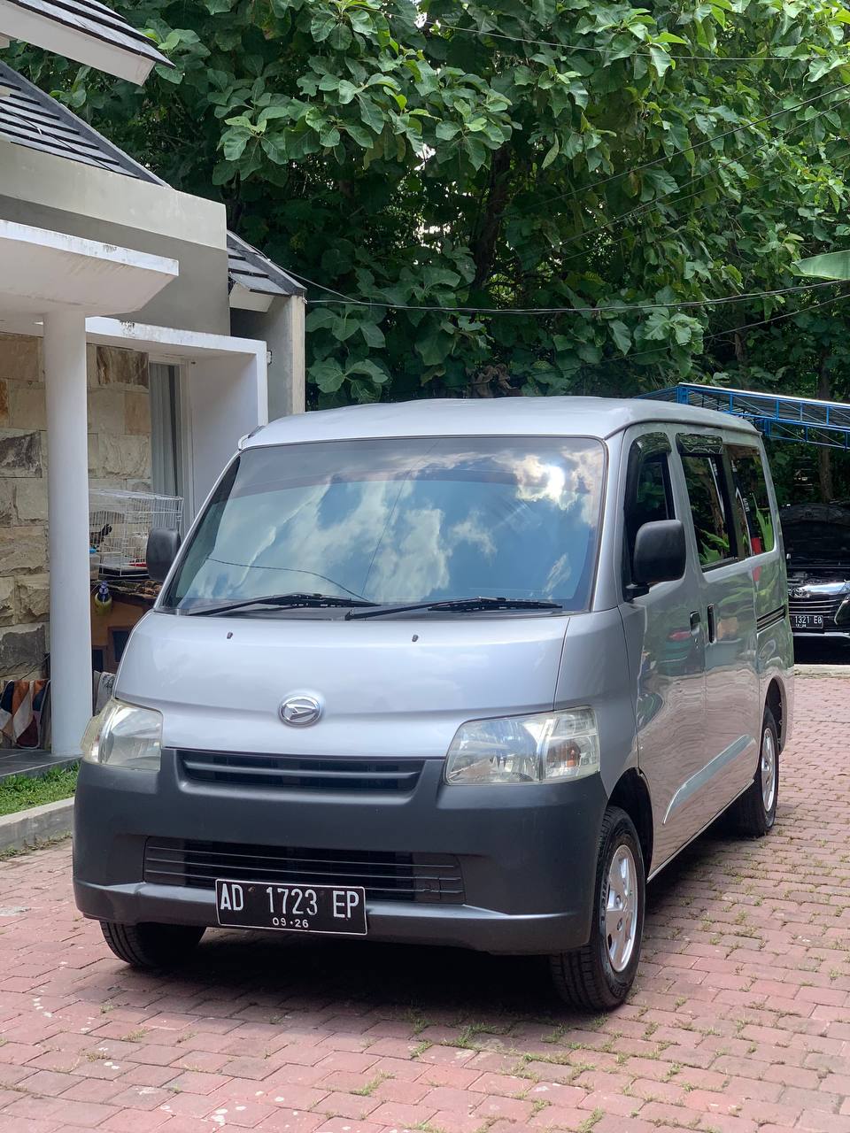 Second Hand 2011 Daihatsu Gran Max MB Minibus 1.3L D Mini Bus MT Second Hand 2011 Daihatsu Gran Max MB Minibus 1.3L D Mini Bus MT