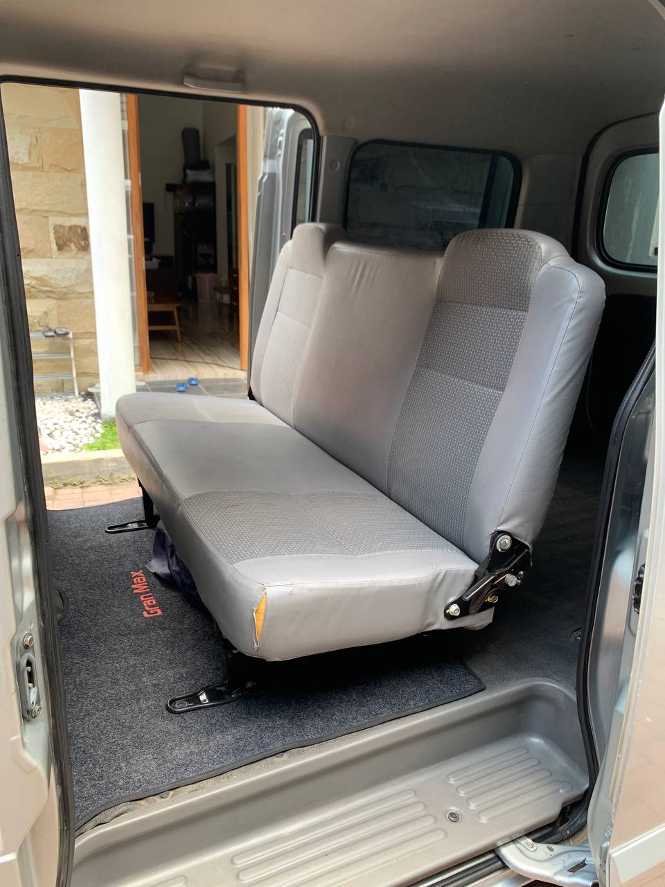 2011 Daihatsu Gran Max MB Minibus 1.3L D Mini Bus MT 2011 Daihatsu Gran Max MB Minibus 1.3L D Mini Bus MT