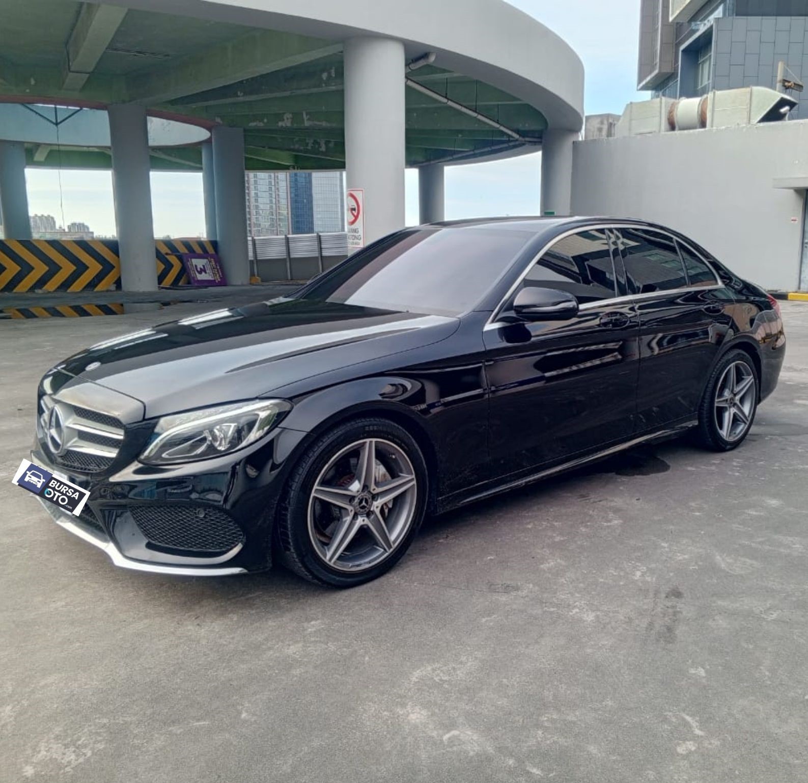 2018 Mercedes Benz C-Class  C 200 AMG 2018 Mercedes Benz C-Class  C 200 AMG