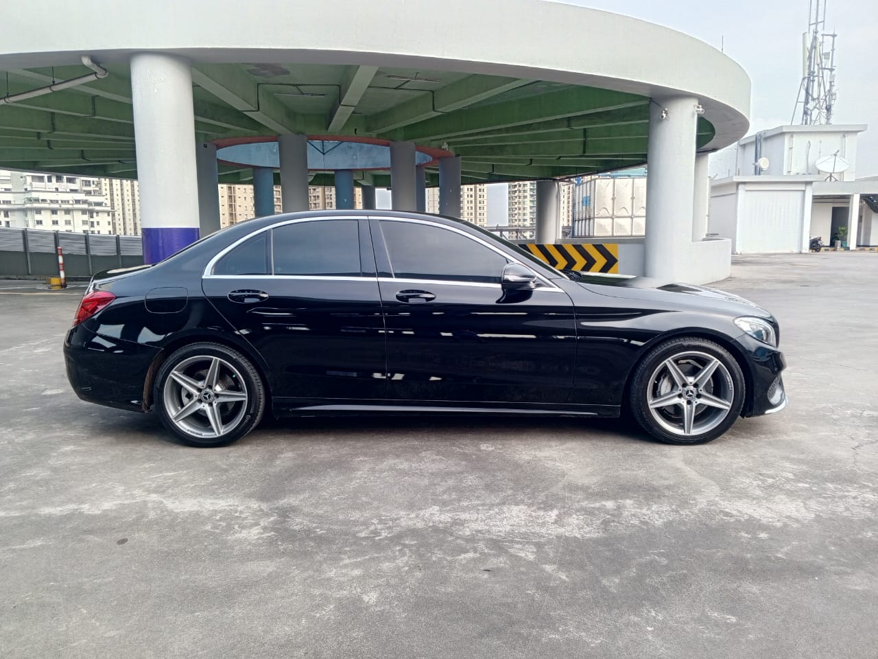 2018 Mercedes Benz C-Class  C 200 AMG 2018 Mercedes Benz C-Class  C 200 AMG