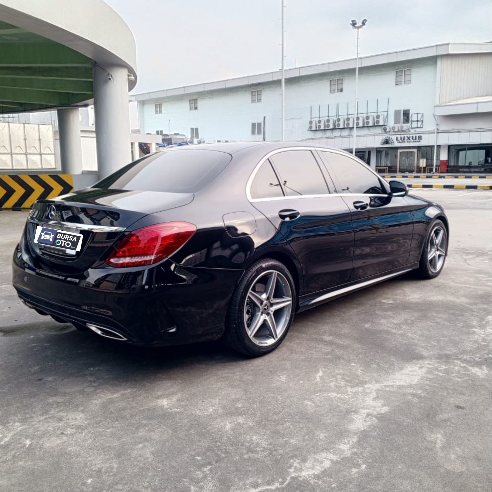 2018 Mercedes Benz C-Class  C 200 AMG 2018 Mercedes Benz C-Class  C 200 AMG