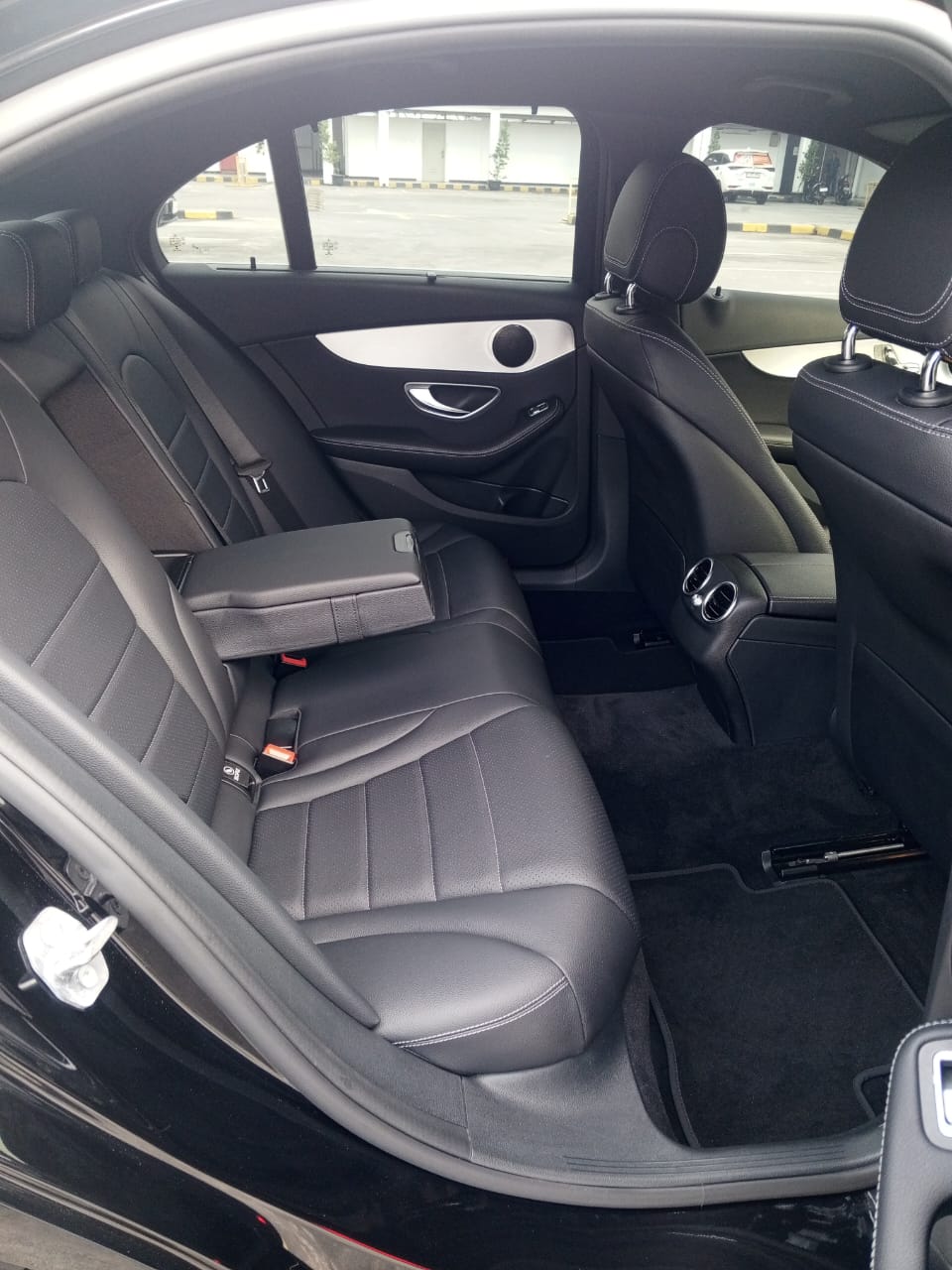 2018 Mercedes Benz C-Class  C 200 AMG 2018 Mercedes Benz C-Class  C 200 AMG