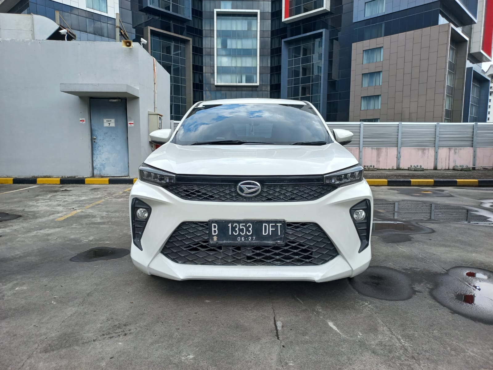 2022 Daihatsu Xenia Bekas 2022 Daihatsu Xenia Bekas