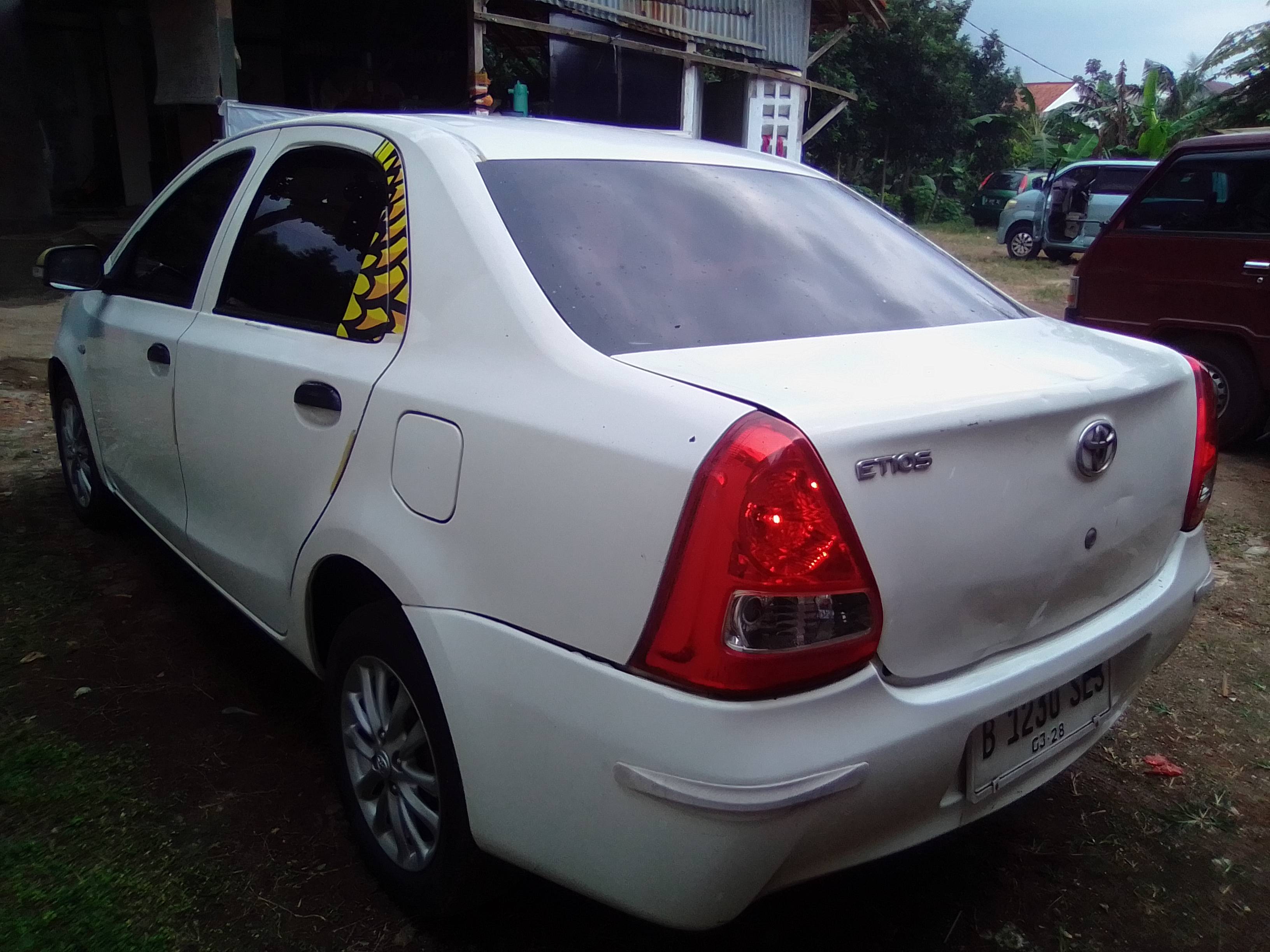 2013 Toyota Etios E MT 2013 Toyota Etios E MT