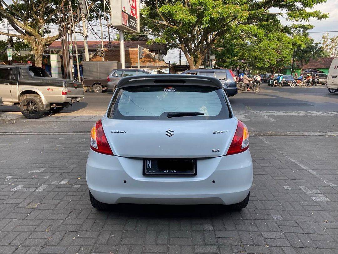 Old 2013 Suzuki Swift GX MT GX MT