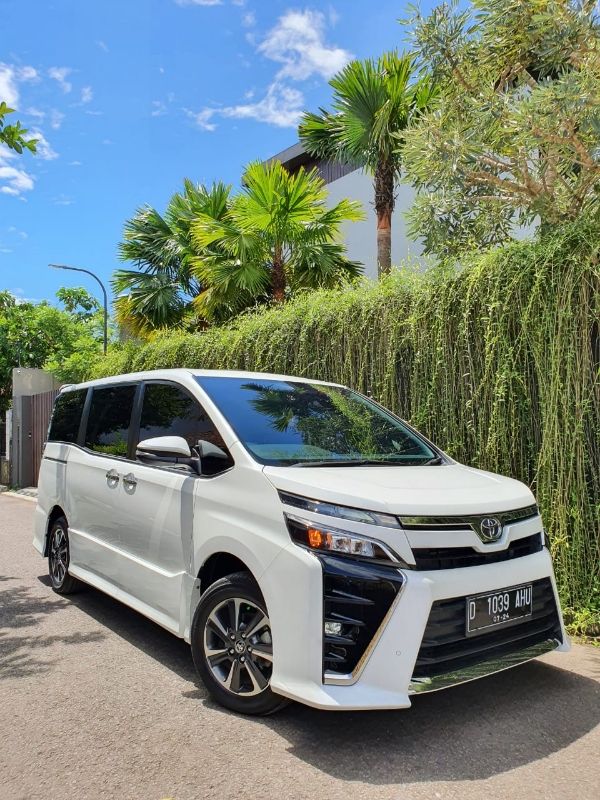 2019 Toyota Voxy 2.0L AT