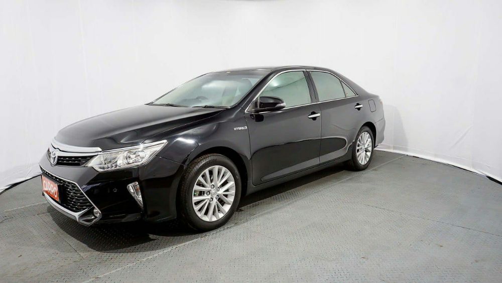 Old 2017 Toyota Camry Hybrid 2.5L AT 2.5L AT