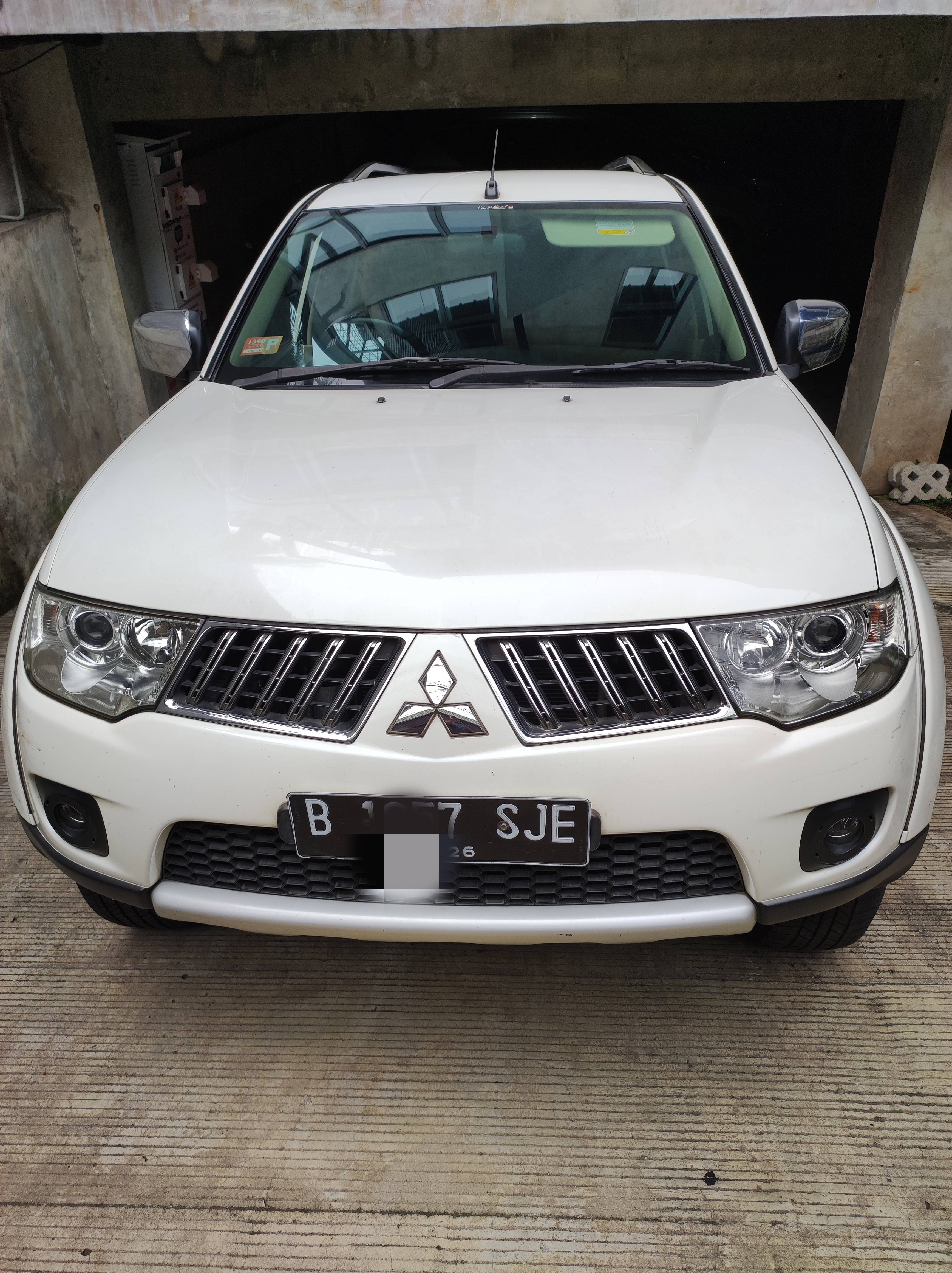 Old 2011 Mitsubishi Pajero EXCEED 2.5L AT EXCEED 2.5L AT