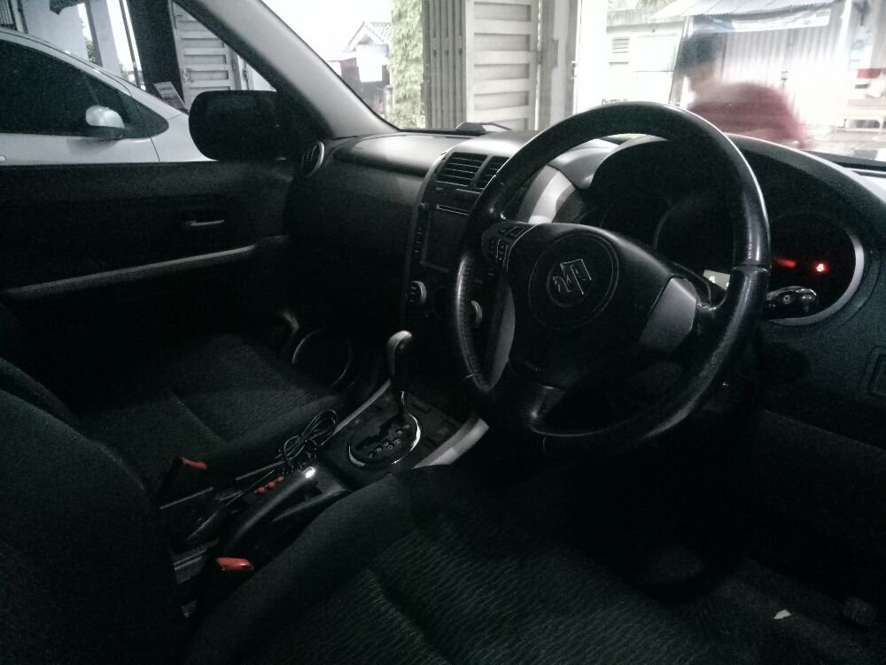 Old 2014 Suzuki Grand Vitara JLX 2.4L AT JLX 2.4L AT