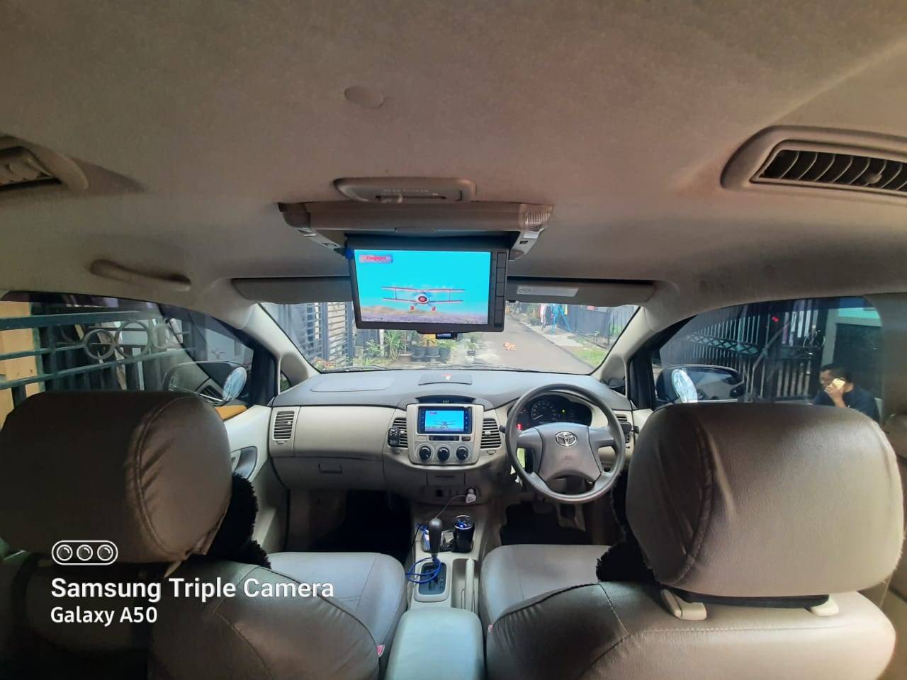 Dijual 2015 Toyota Kijang Innova 2.0 E AT 2.0 E AT Bekas