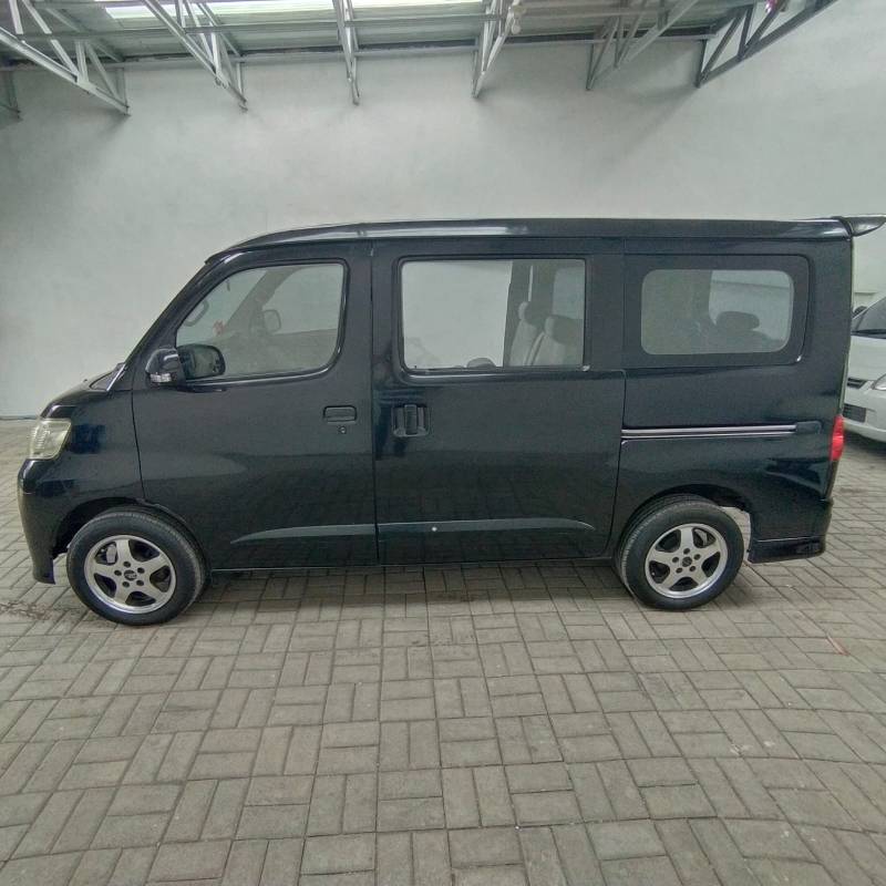 2011 Daihatsu Luxio  M MT M MT tua