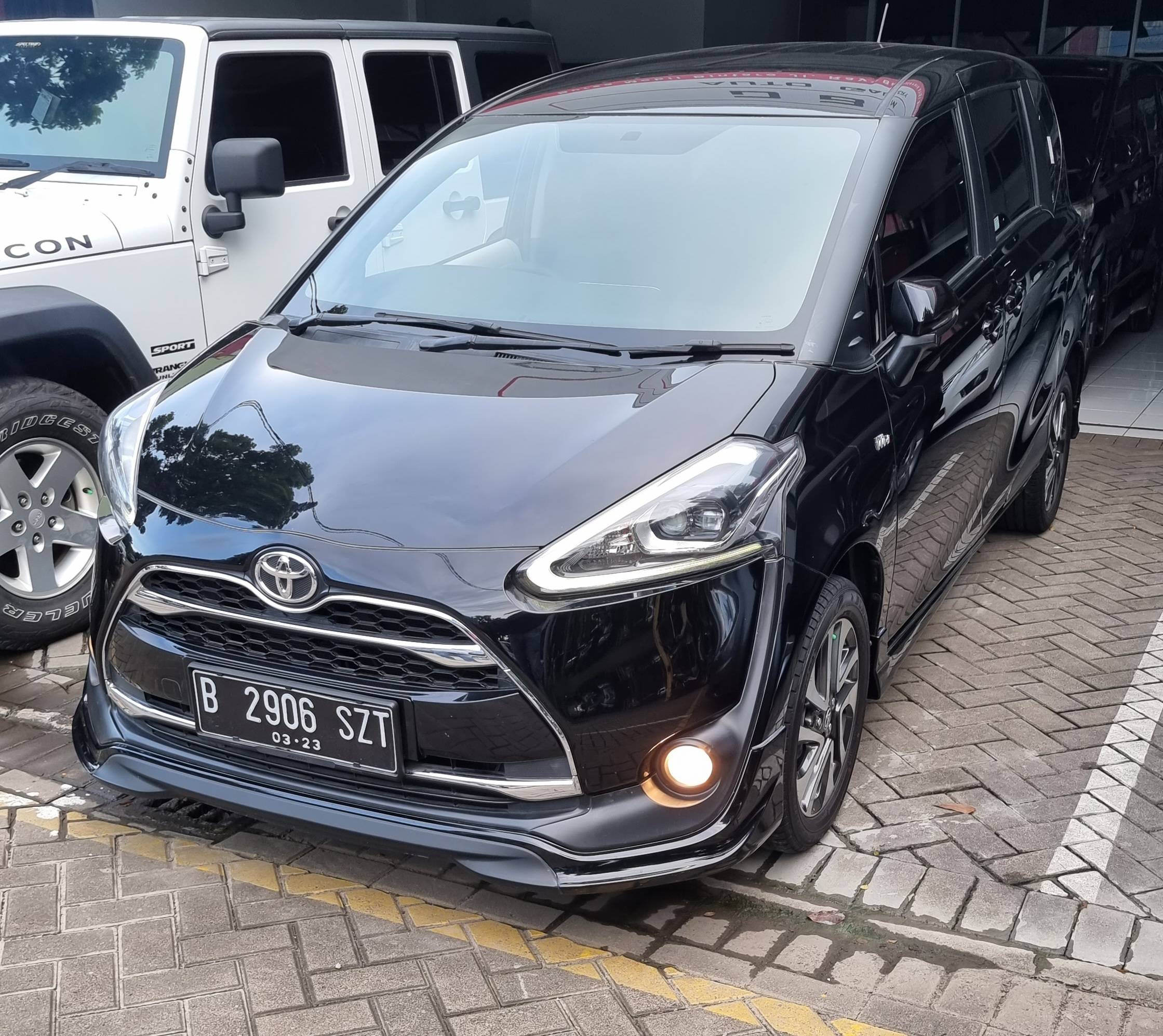 Used 2017 Toyota Sienta 1.5 Q CVT FROMAGE TRIM 1.5 Q CVT FROMAGE TRIM for sale