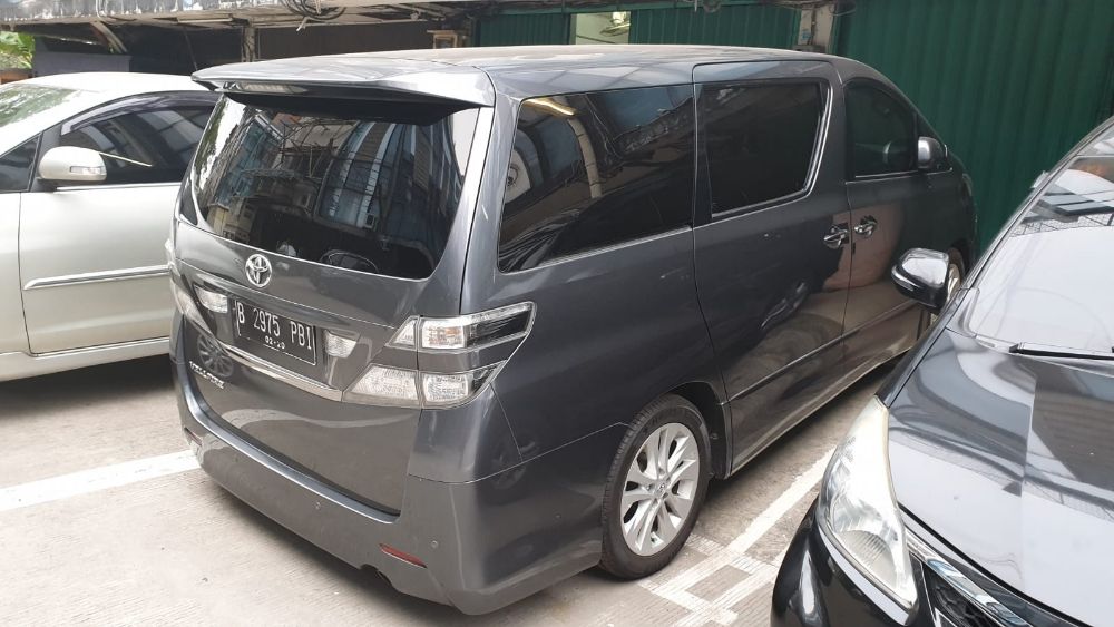 Old 2010 Toyota Vellfire  2.4 A/T 2.4 A/T