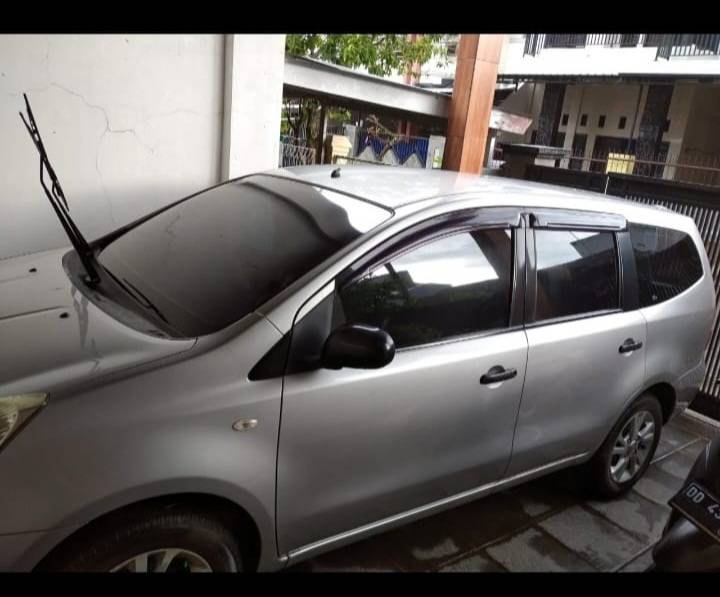 2012 Nissan Grand Livina 2012 Nissan Grand Livina