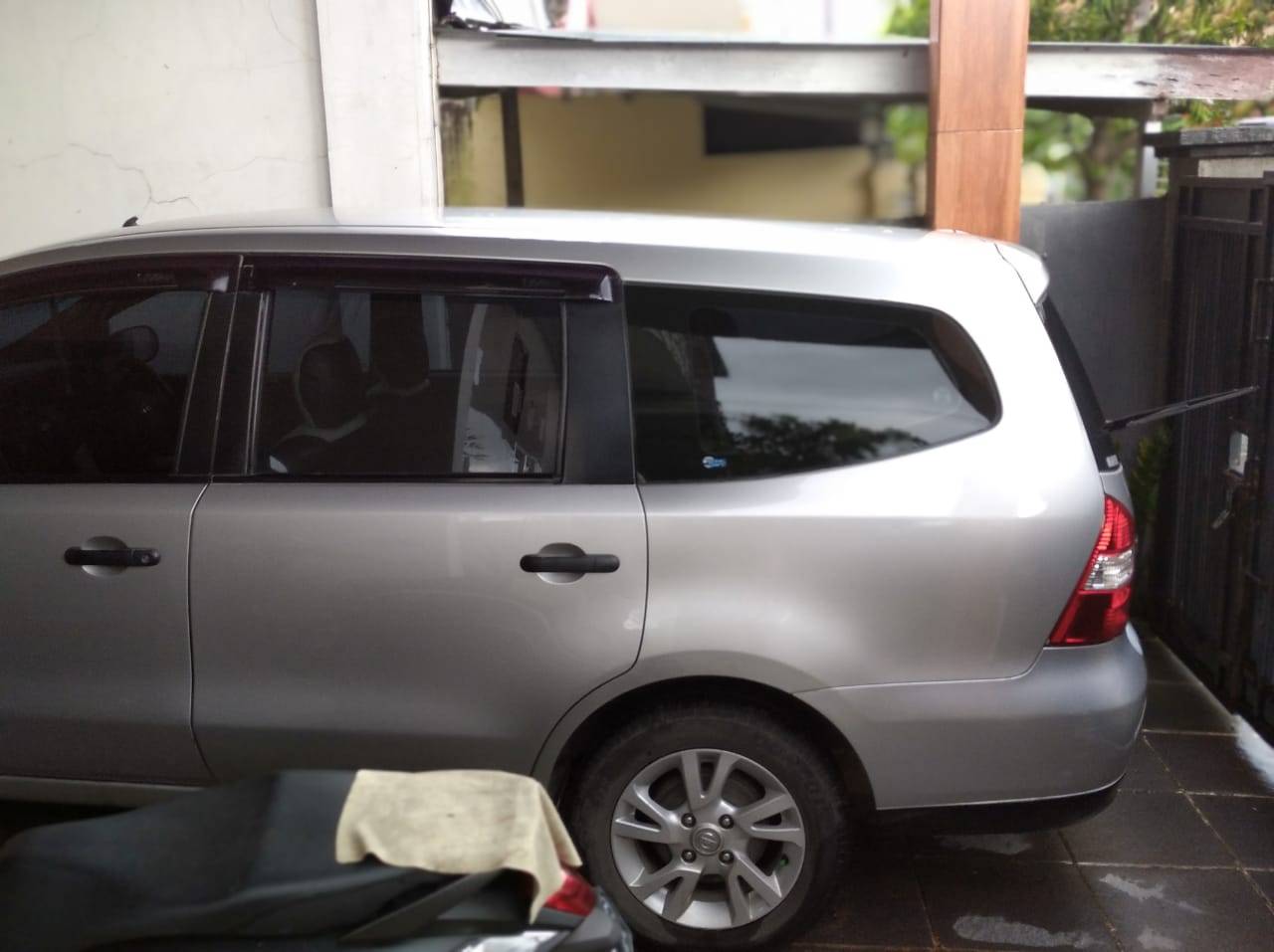 2012 Nissan Grand Livina 2012 Nissan Grand Livina