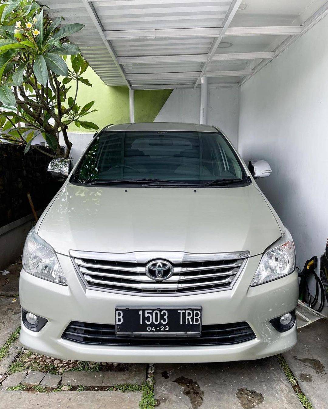 2012 Toyota Kijang Innova 2012 Toyota Kijang Innova