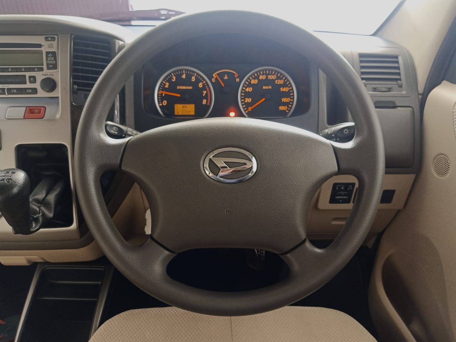 Dijual 2011 Daihatsu Luxio 1.5 X M/T 1.5 X M/T Bekas