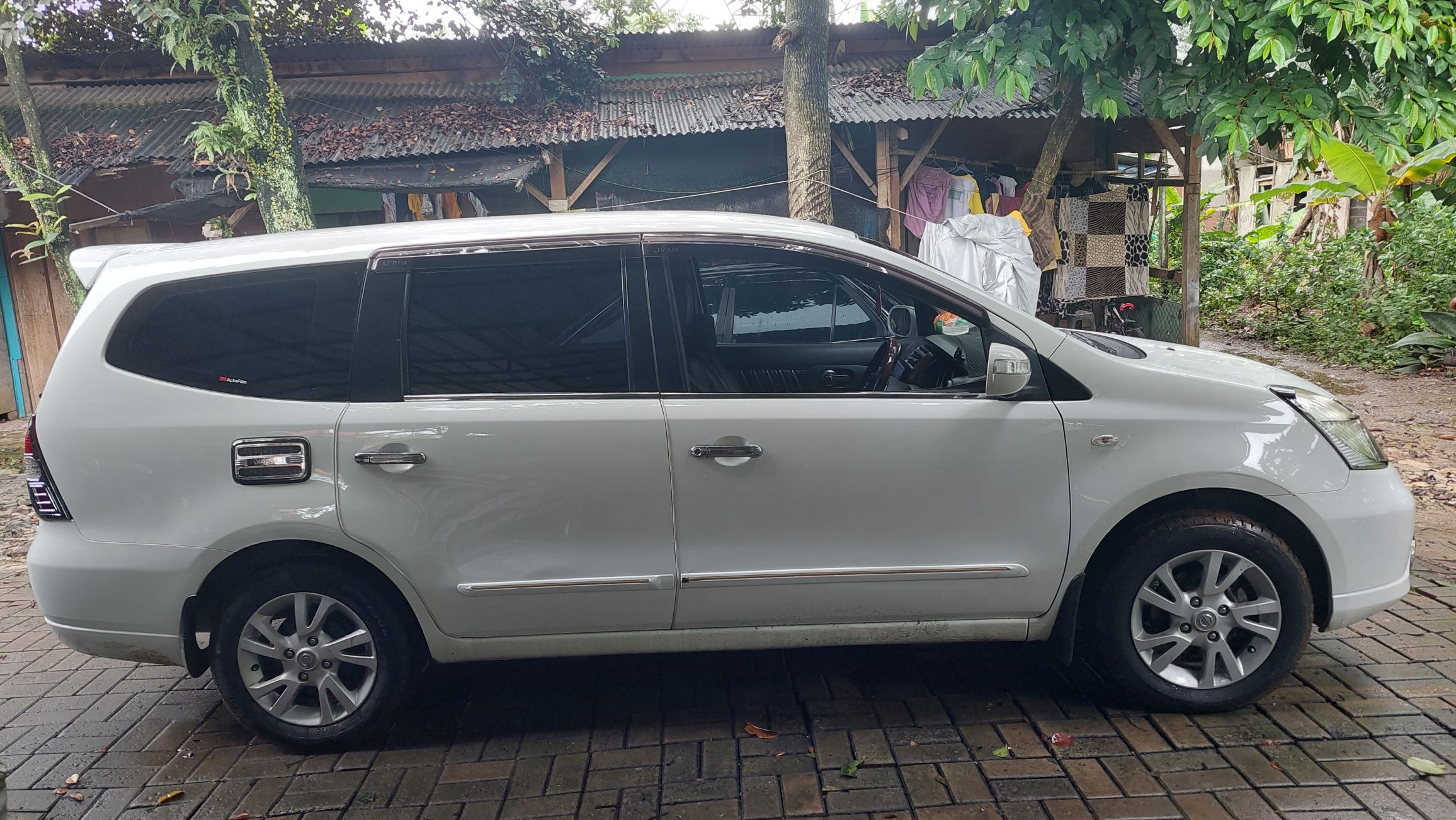 2012 Nissan Grand Livina 2012 Nissan Grand Livina