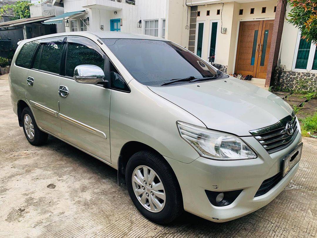 2013 Toyota Kijang Innova 2013 Toyota Kijang Innova