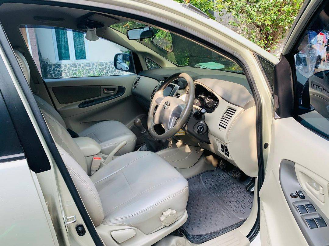 2013 Toyota Kijang Innova 2013 Toyota Kijang Innova