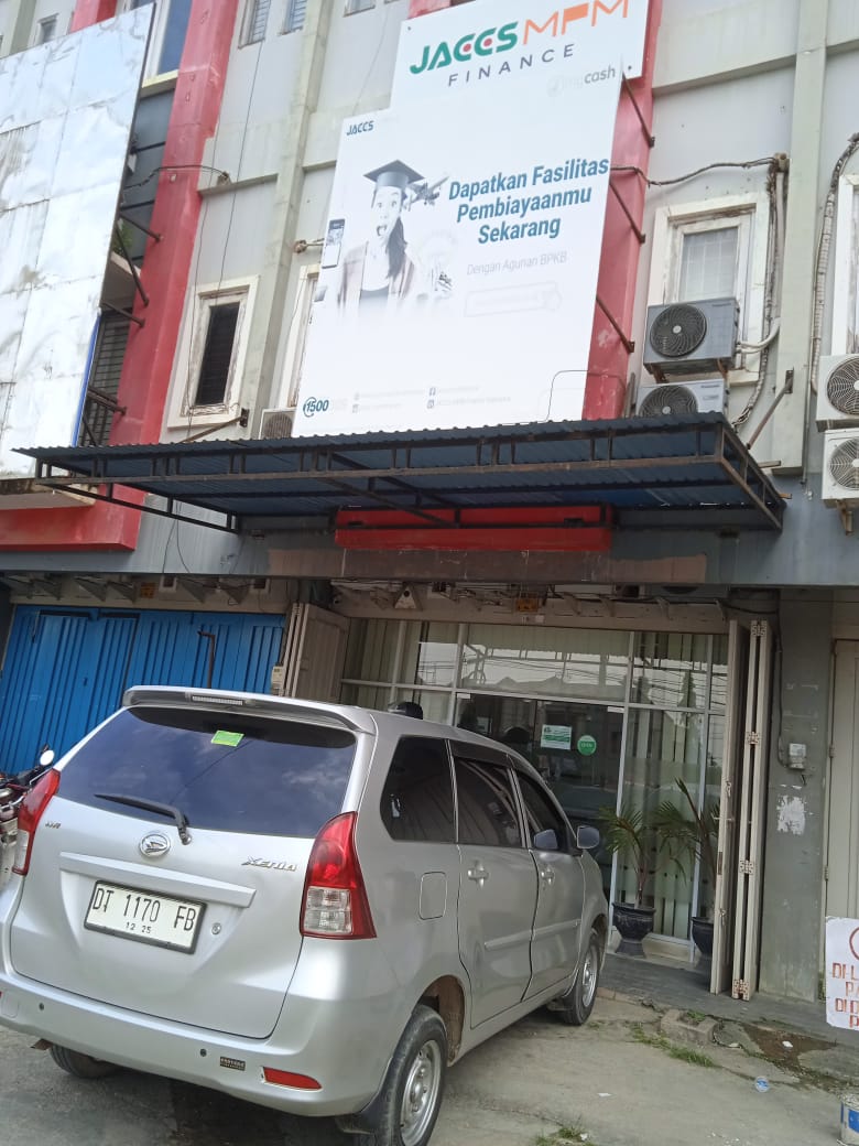 2015 Daihatsu Xenia  1.0 DLX VTTi 2015 Daihatsu Xenia  1.0 DLX VTTi