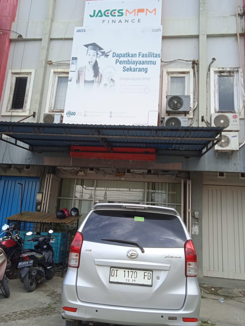 2015 Daihatsu Xenia  1.0 DLX VTTi 2015 Daihatsu Xenia  1.0 DLX VTTi