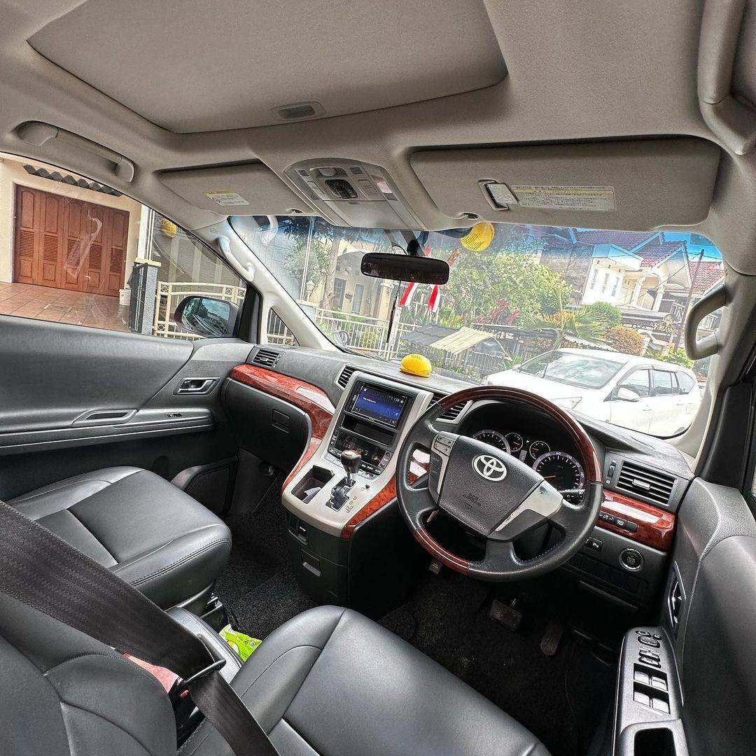 2010 Toyota Alphard 2010 Toyota Alphard