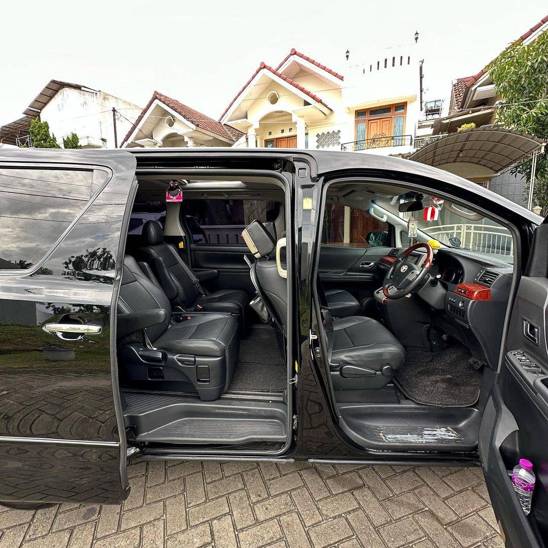 2010 Toyota Alphard 2010 Toyota Alphard