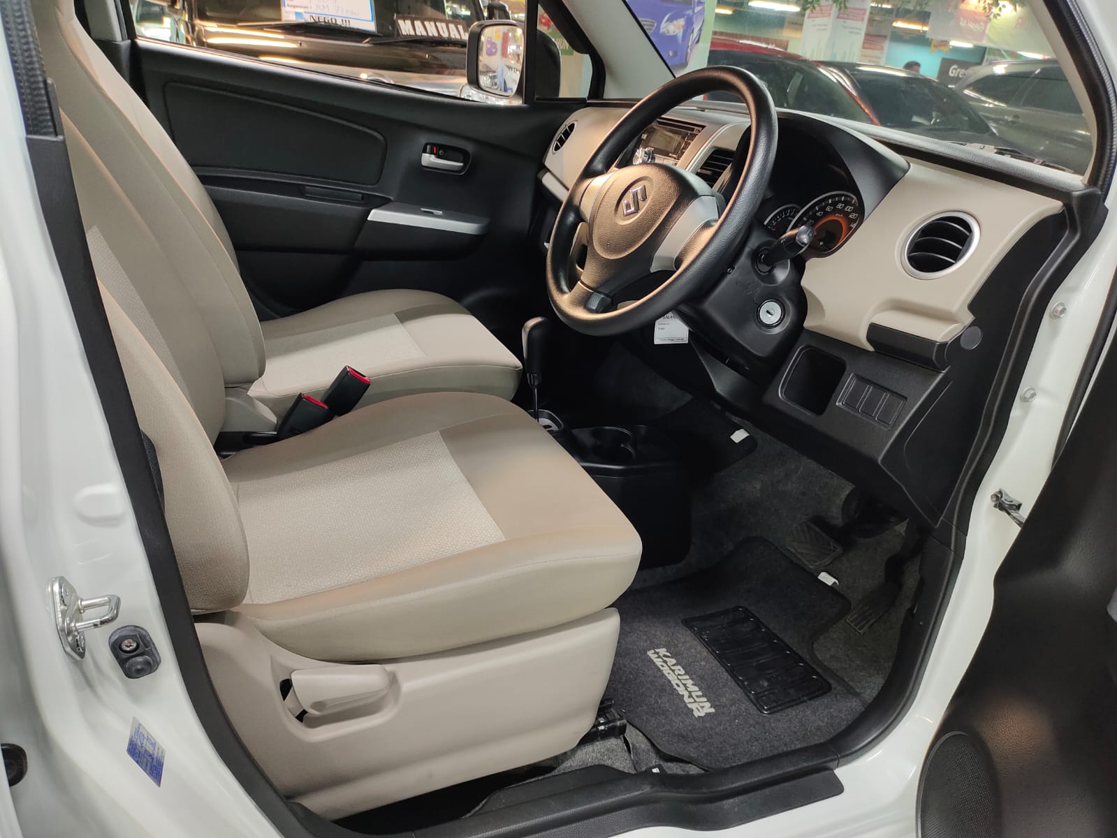 Dijual 2015 Suzuki Karimun Wagon R  WAGON R GX PLUS A/T WAGON R GX PLUS A/T Bekas