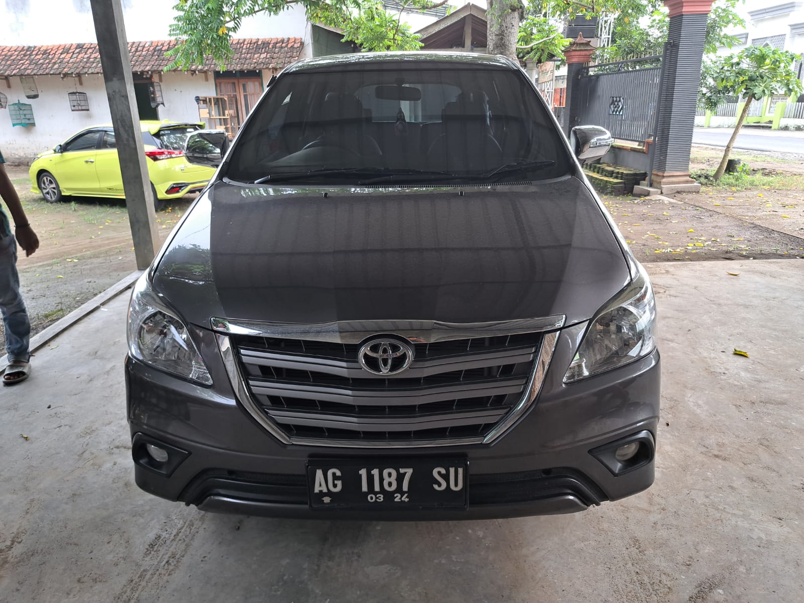 2014 Toyota Kijang Innova Bekas 2014 Toyota Kijang Innova Bekas