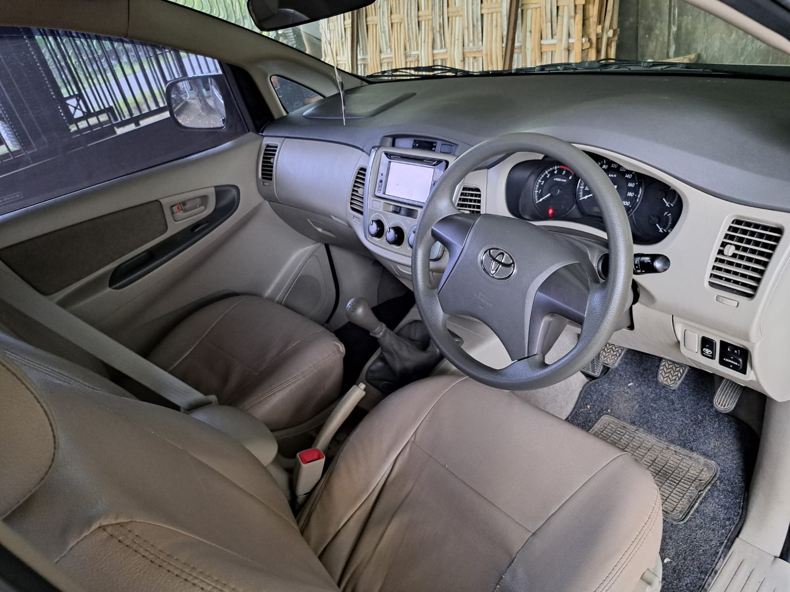 2014 Toyota Kijang Innova 2014 Toyota Kijang Innova