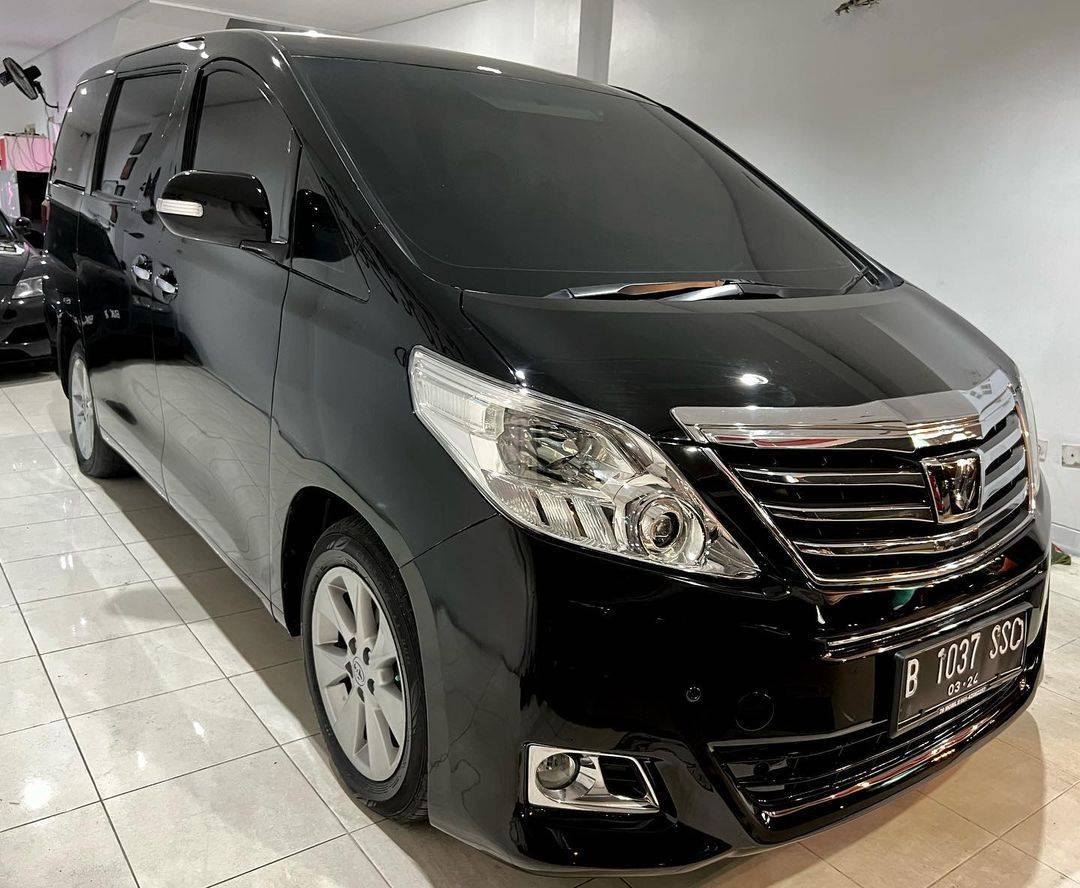 2012 Toyota Alphard 2012 Toyota Alphard
