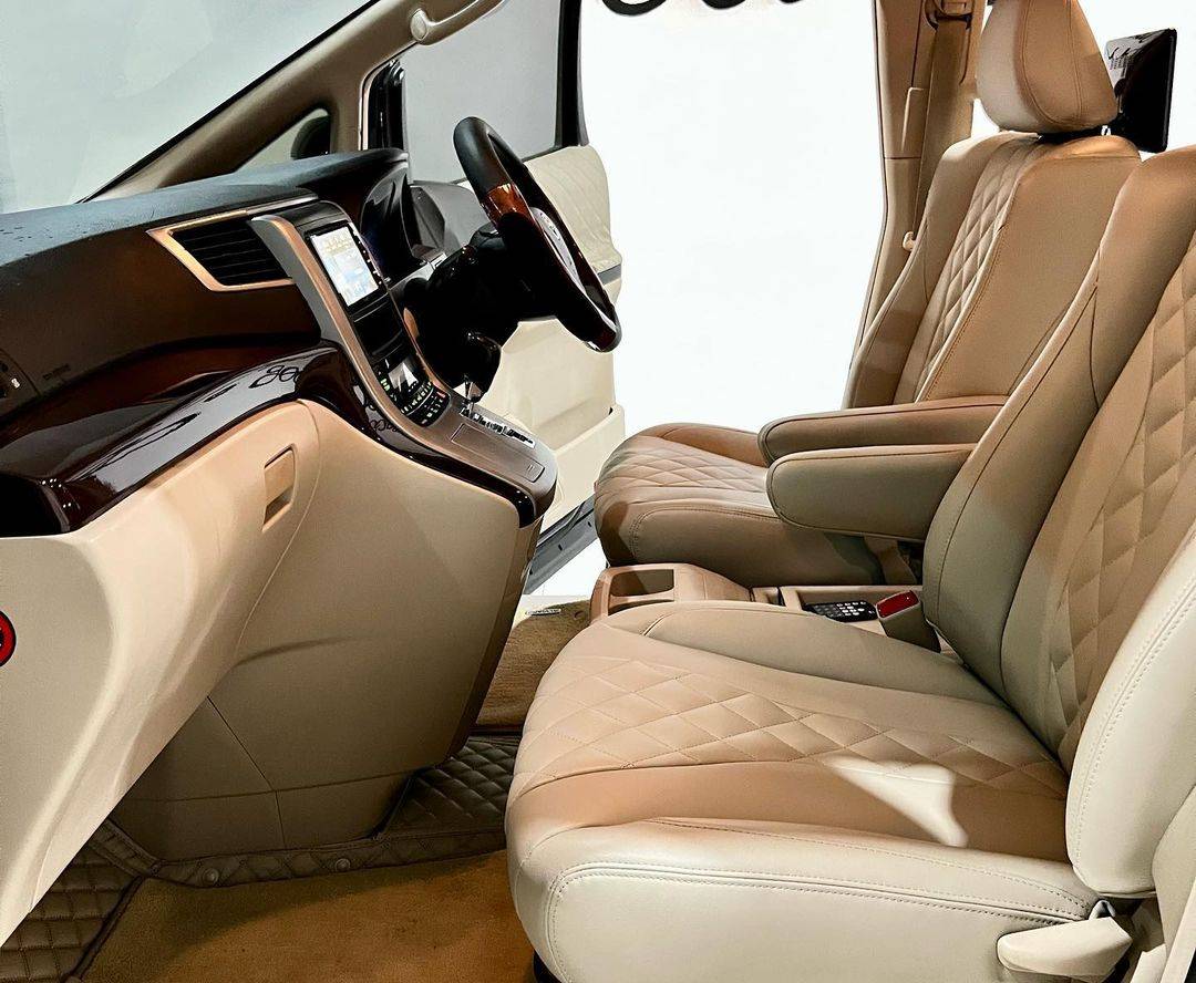 2012 Toyota Alphard 2012 Toyota Alphard