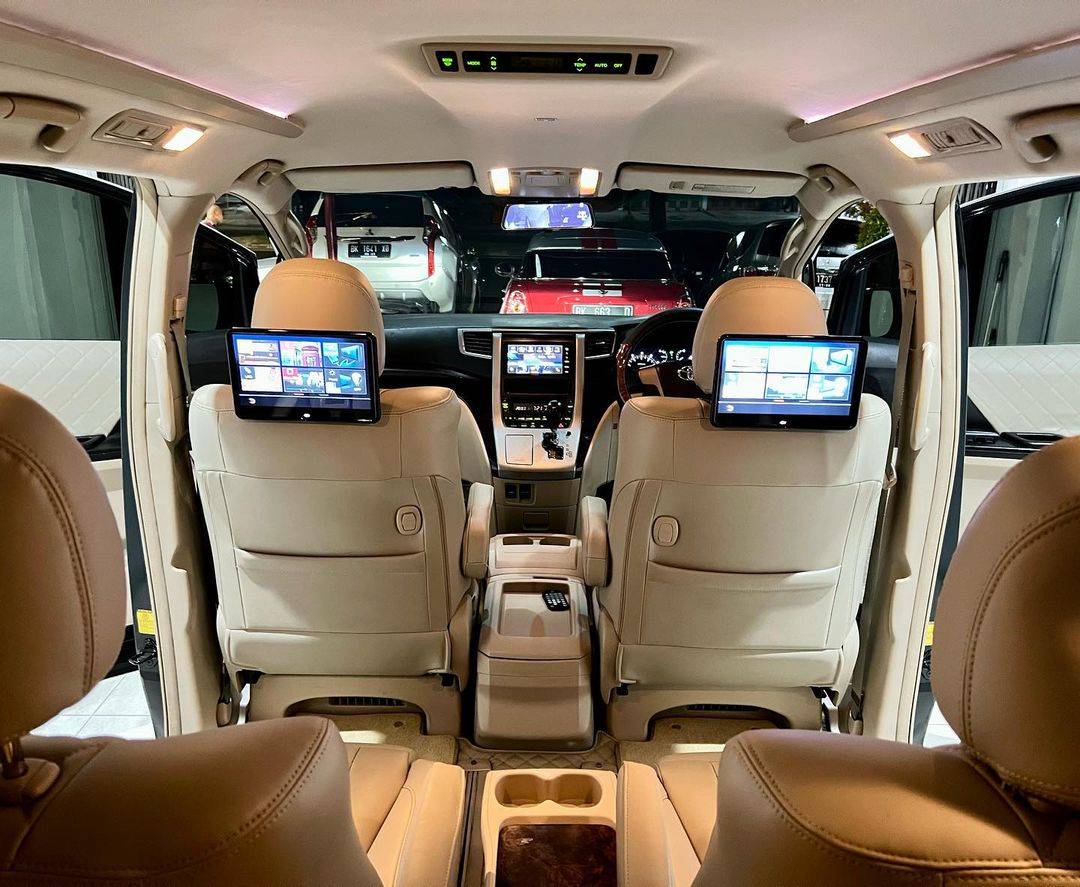 2012 Toyota Alphard 2012 Toyota Alphard