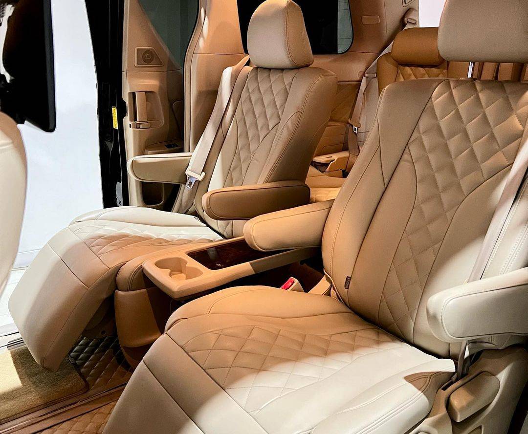 2012 Toyota Alphard 2012 Toyota Alphard