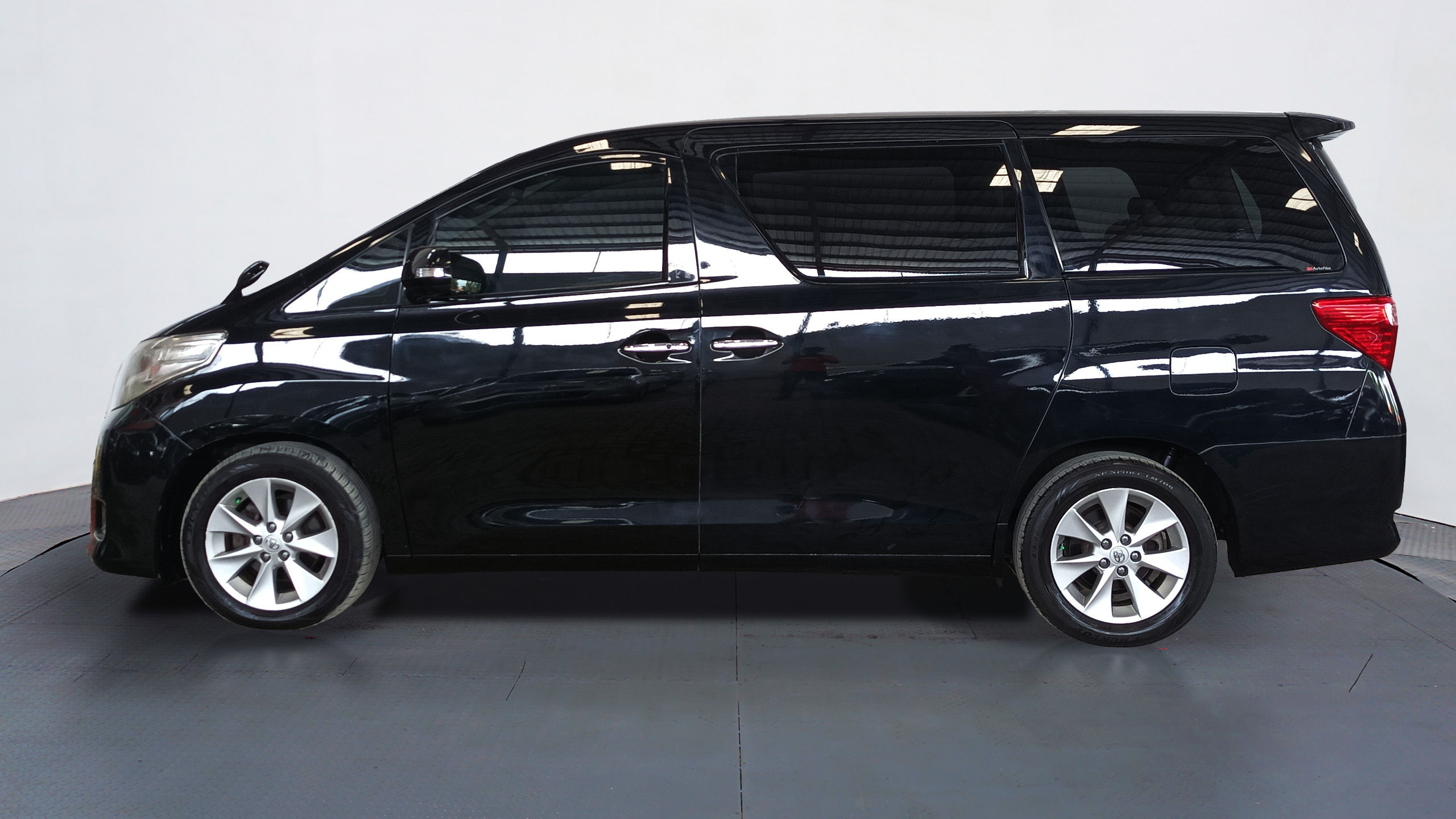 Old 2014 Toyota Alphard  2.4 AT 2.4 AT