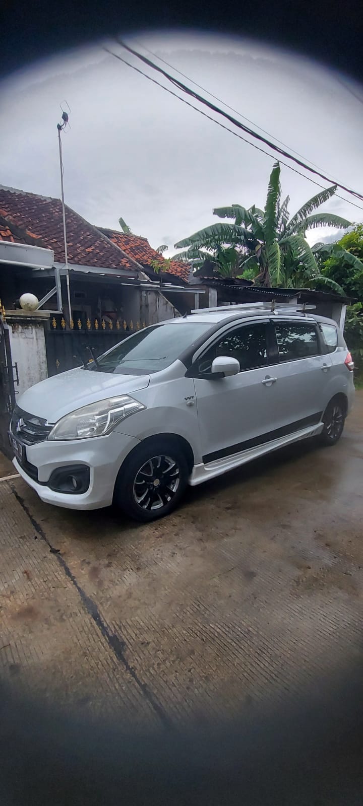 2016 Suzuki Ertiga  GL MT Bekas 2016 Suzuki Ertiga  GL MT Bekas