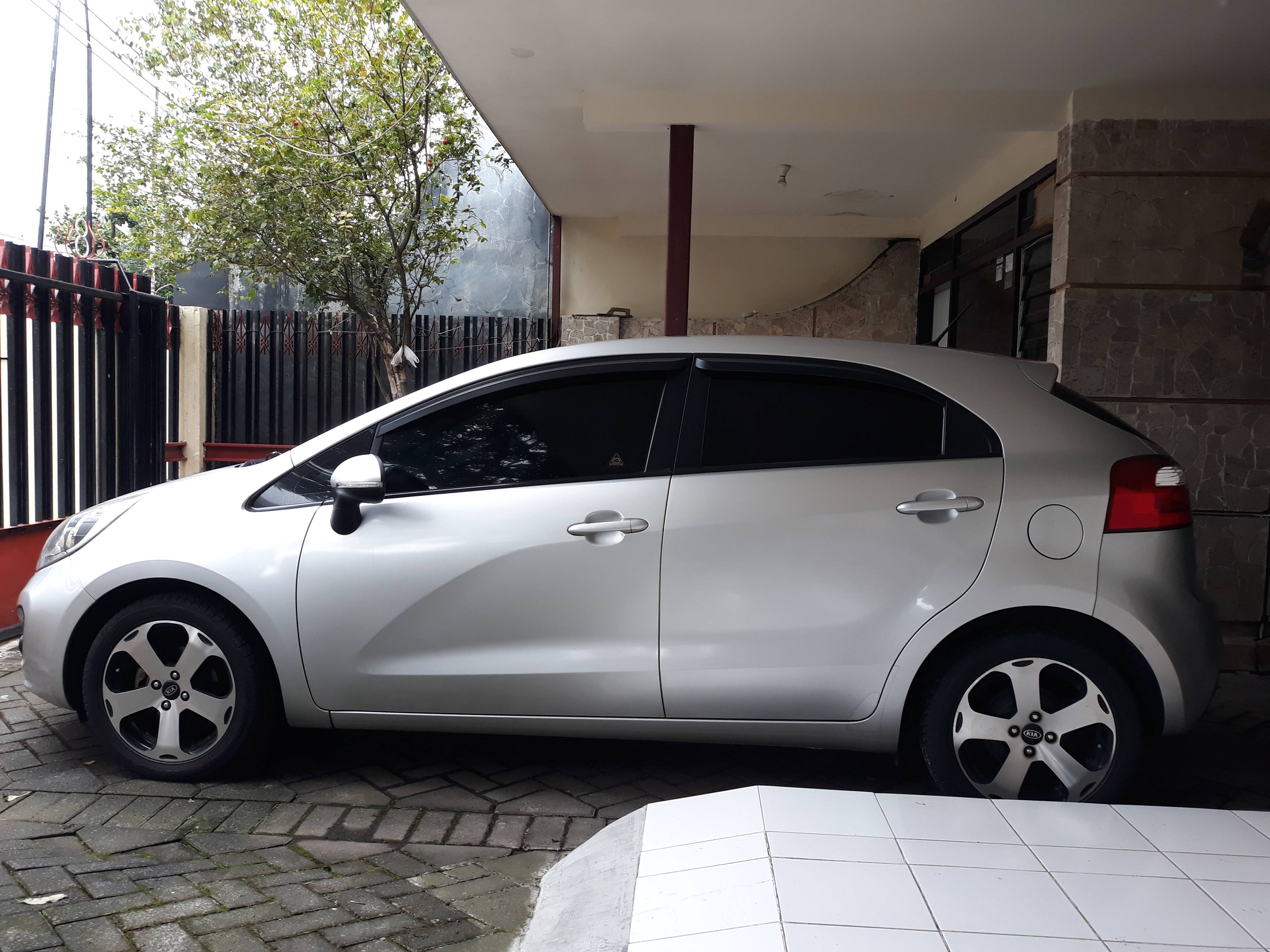 Old 2013 Kia Rio  M/T M/T