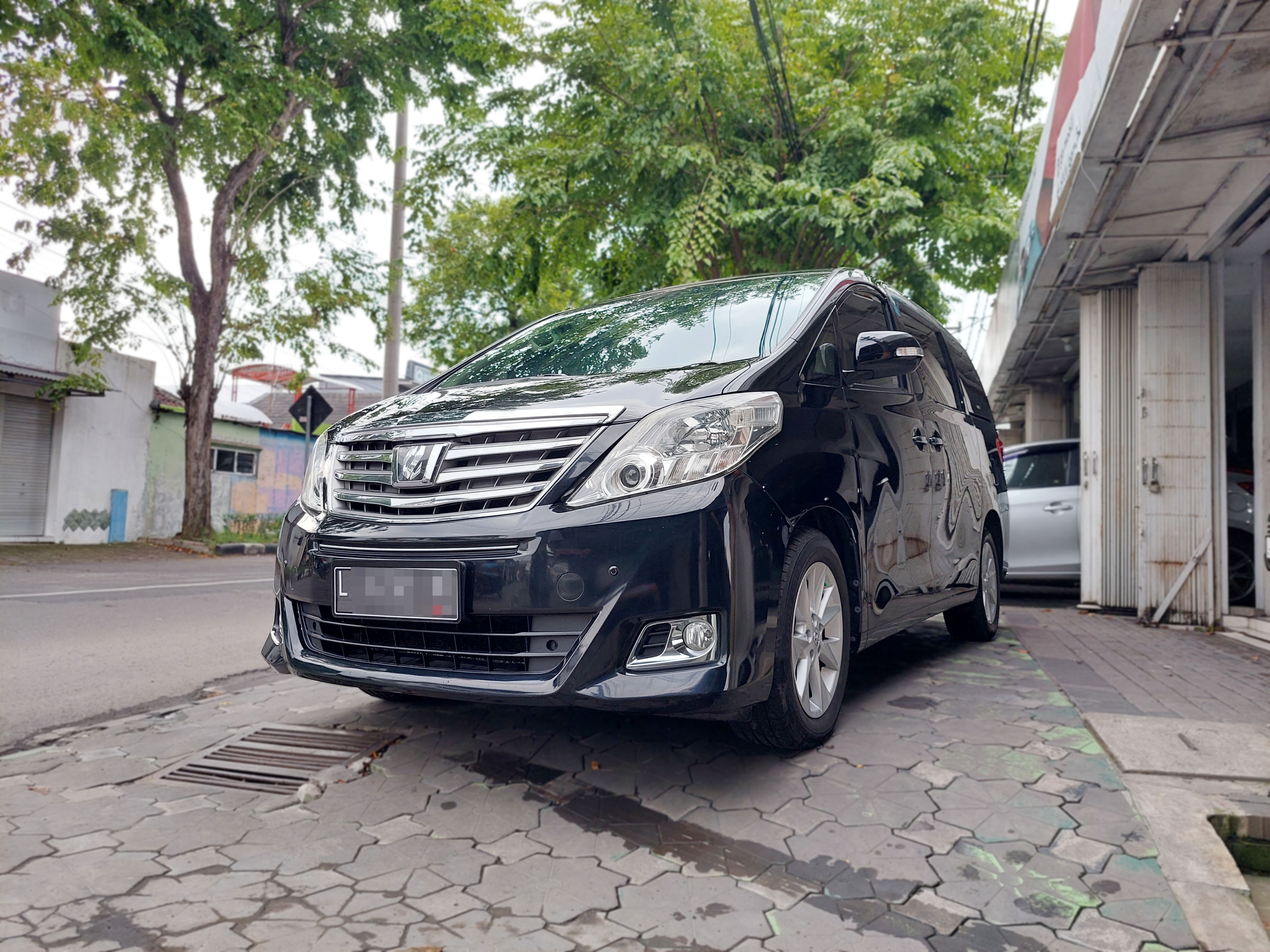 2013 Toyota Alphard Bekas 2013 Toyota Alphard Bekas